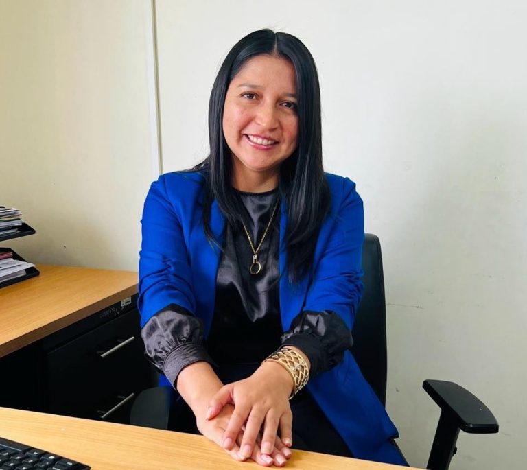 Reconocimiento al trabajo destacado de la Mgs. Carmen del Rosario Navas Bonilla y el Consultorio Psicopedagógico de la FCEHT